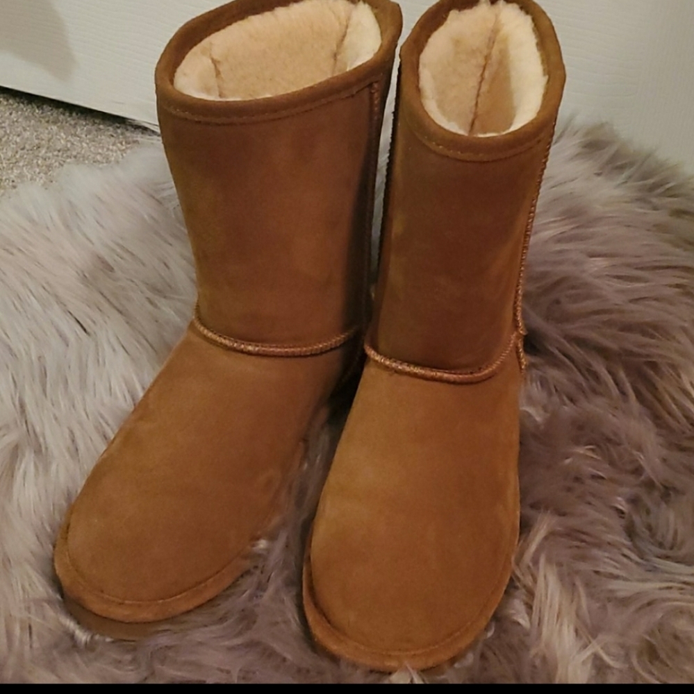 Bearpaw snow boots